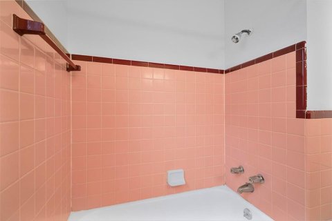 Villa ou maison à louer à Holly Hill, Floride: 2 chambres, 93.27 m2 № 2400934 - photo 28