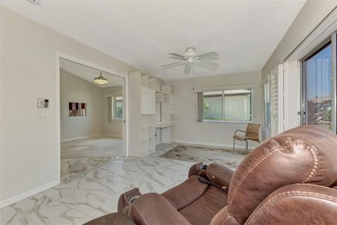 House in Englewood, Florida 2 bedrooms, 132.01 sq.m. № 1213529 - photo 28