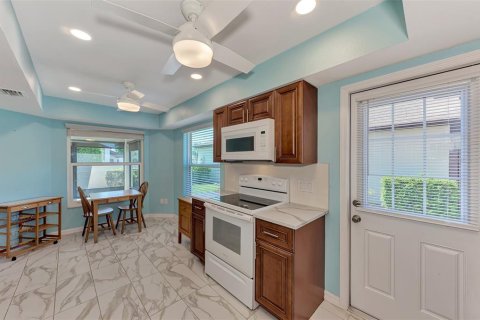 House in Englewood, Florida 2 bedrooms, 132.01 sq.m. № 1213529 - photo 15