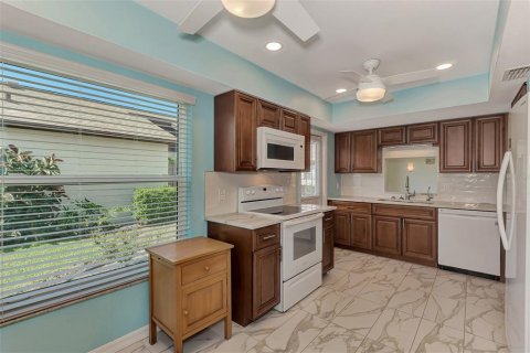 House in Englewood, Florida 2 bedrooms, 132.01 sq.m. № 1213529 - photo 11