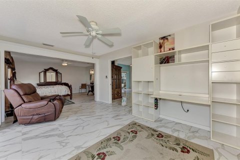 House in Englewood, Florida 2 bedrooms, 132.01 sq.m. № 1213529 - photo 30