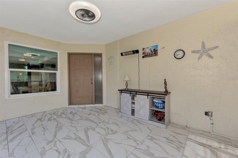 House in Englewood, Florida 2 bedrooms, 132.01 sq.m. № 1213529 - photo 6