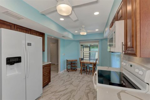 House in Englewood, Florida 2 bedrooms, 132.01 sq.m. № 1213529 - photo 16