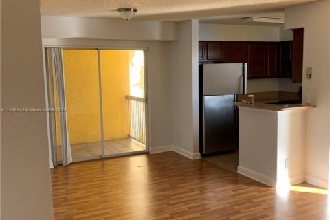 Condominio en venta en Tamarac, Florida, 2 dormitorios, 89 m2 № 1933265 - foto 1