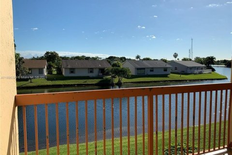 Condominio en venta en Tamarac, Florida, 2 dormitorios, 89 m2 № 1933265 - foto 10