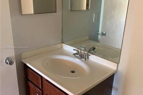 Condominio en venta en Tamarac, Florida, 2 dormitorios, 89 m2 № 1933265 - foto 6