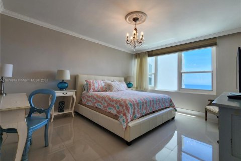 Copropriété à louer à Hollywood, Floride: 2 chambres, 103.12 m2 № 1925964 - photo 12