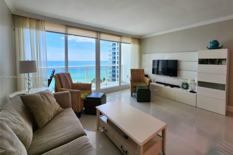 Copropriété à louer à Hollywood, Floride: 2 chambres, 103.12 m2 № 1925964 - photo 5