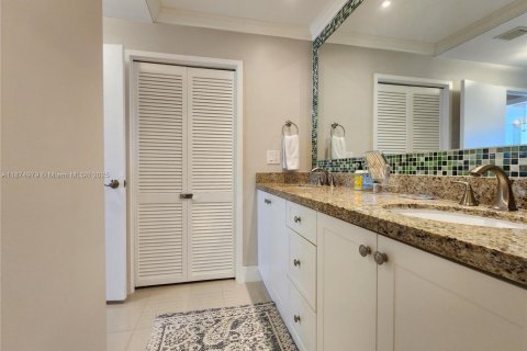 Copropriété à louer à Hollywood, Floride: 2 chambres, 103.12 m2 № 1925964 - photo 15