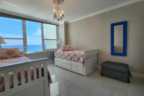 Copropriété à louer à Hollywood, Floride: 2 chambres, 103.12 m2 № 1925964 - photo 18