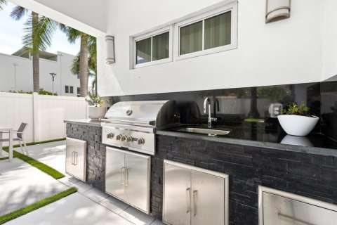 Villa ou maison à vendre à Doral, Floride: 4 chambres, 326.64 m2 № 2077771 - photo 15