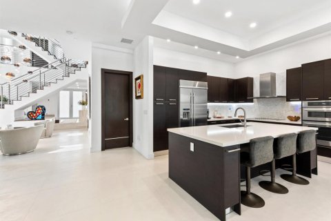 Villa ou maison à vendre à Doral, Floride: 4 chambres, 326.64 m2 № 2077771 - photo 9