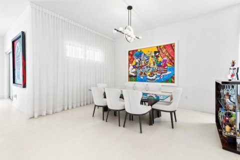 Villa ou maison à vendre à Doral, Floride: 4 chambres, 326.64 m2 № 2077771 - photo 7