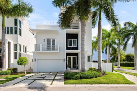 Villa ou maison à Doral, Floride 4 chambres, 326.64 m2 № 2077771