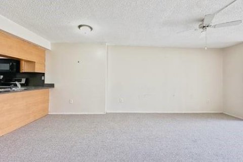 Condo in Miami, Florida, 1 bedroom  № 2362914 - photo 4