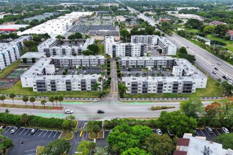 Condo in Miami, Florida, 1 bedroom  № 2362914 - photo 14