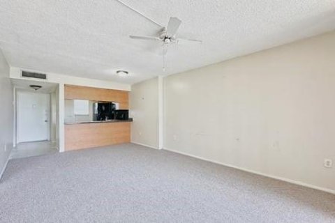 Condo in Miami, Florida, 1 bedroom  № 2362914 - photo 6
