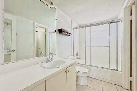 Condo in Miami, Florida, 1 bedroom  № 2362914 - photo 11