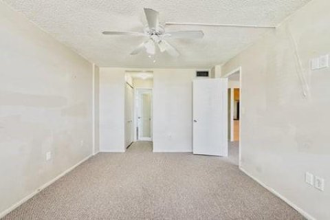 Condo in Miami, Florida, 1 bedroom  № 2362914 - photo 9