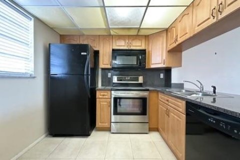Condo in Miami, Florida, 1 bedroom  № 2362914 - photo 3