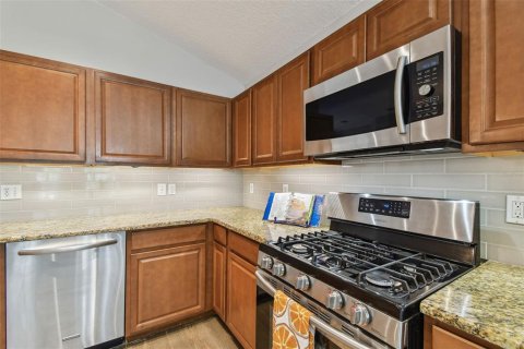 House in Lutz, Florida 4 bedrooms, 173.91 sq.m. № 1661881 - photo 8