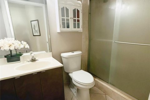 Condominio en venta en Sunny Isles Beach, Florida, 2 dormitorios, 101.26 m2 № 2068335 - foto 17