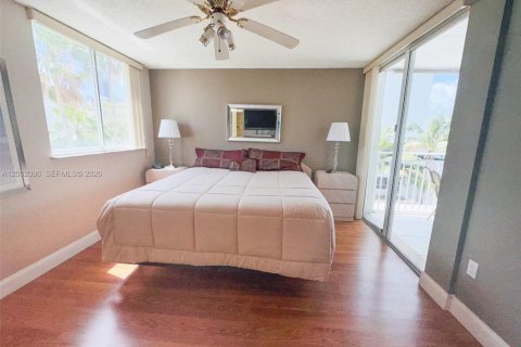 Condominio en venta en Sunny Isles Beach, Florida, 2 dormitorios, 101.26 m2 № 2068335 - foto 8