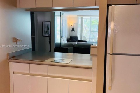 Condominio en venta en Sunny Isles Beach, Florida, 2 dormitorios, 101.26 m2 № 2068335 - foto 20