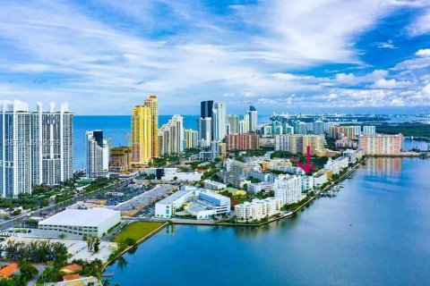 Condominio en venta en Sunny Isles Beach, Florida, 2 dormitorios, 101.26 m2 № 2068335 - foto 24