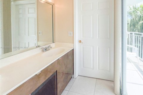 Condominio en venta en Sunny Isles Beach, Florida, 2 dormitorios, 101.26 m2 № 2068335 - foto 12