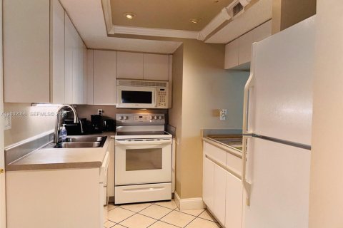 Condominio en venta en Sunny Isles Beach, Florida, 2 dormitorios, 101.26 m2 № 2068335 - foto 19