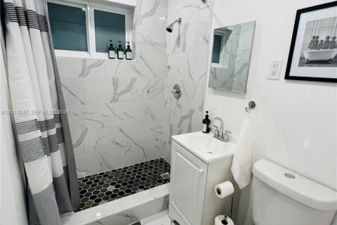 Villa ou maison à louer à Miami, Floride: 2 chambres, 137.03 m2 № 2076362 - photo 18
