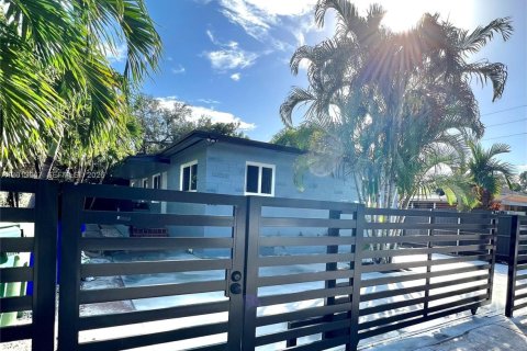 Villa ou maison à Miami, Floride 2 chambres, 137.03 m2 № 2076362