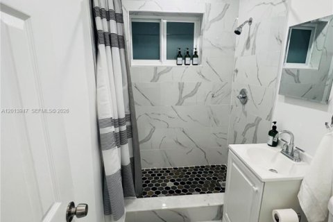 Villa ou maison à louer à Miami, Floride: 2 chambres, 137.03 m2 № 2076362 - photo 17