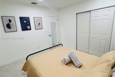 Villa ou maison à louer à Miami, Floride: 2 chambres, 137.03 m2 № 2076362 - photo 11