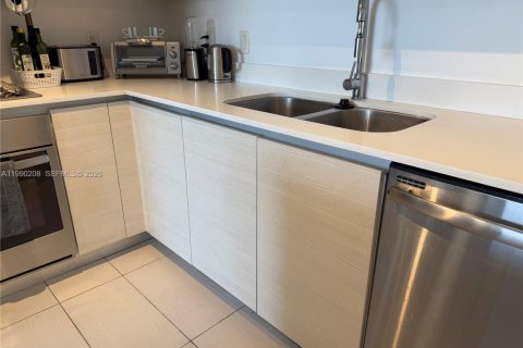 Copropriété à louer à Miami, Floride: 1 chambre, 63.17 m2 № 2168639 - photo 18