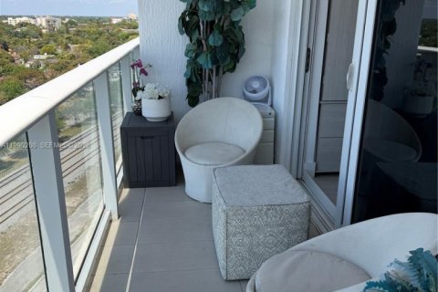 Copropriété à louer à Miami, Floride: 1 chambre, 63.17 m2 № 2168639 - photo 2