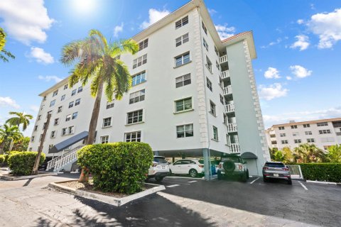 Condo in Fort Lauderdale, Florida, 3 bedrooms № 2249628 - photo 27