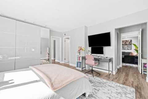 Condo in Fort Lauderdale, Florida, 3 bedrooms № 2249628 - photo 15