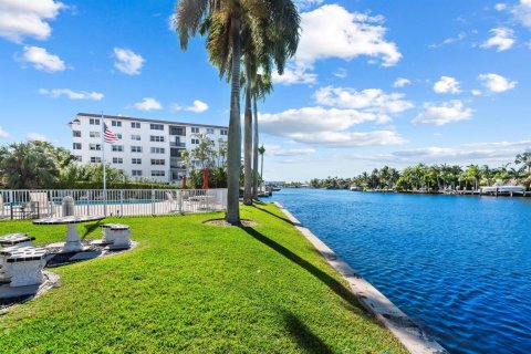 Condo in Fort Lauderdale, Florida, 3 bedrooms № 2249628 - photo 26