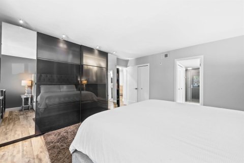 Condo in Fort Lauderdale, Florida, 3 bedrooms № 2249628 - photo 10