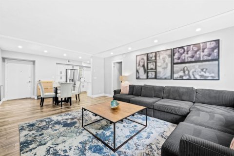 Condo in Fort Lauderdale, Florida, 3 bedrooms № 2249628 - photo 2