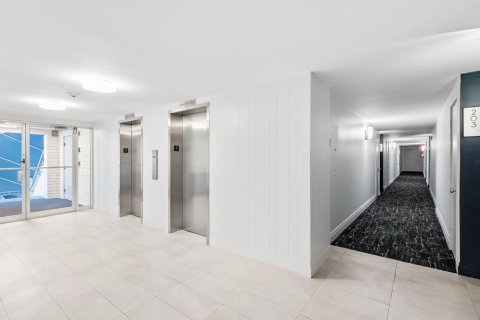 Condo in Fort Lauderdale, Florida, 3 bedrooms № 2249628 - photo 29
