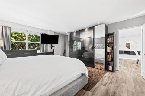 Condo in Fort Lauderdale, Florida, 3 bedrooms № 2249628 - photo 9