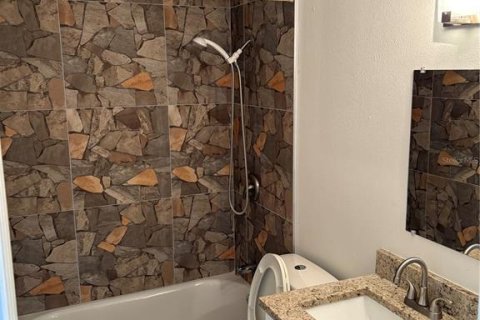Condominio en alquiler en Tampa, Florida, 2 dormitorios, 89.19 m2 № 1841899 - foto 6