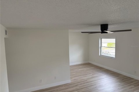 Condominio en alquiler en Tampa, Florida, 2 dormitorios, 89.19 m2 № 1841899 - foto 3
