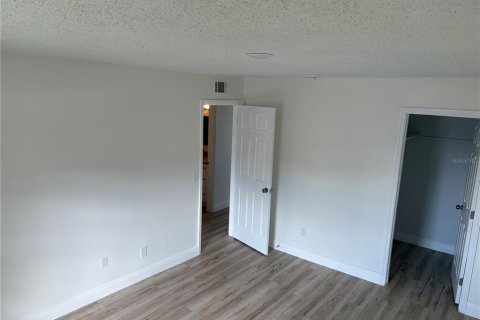 Condominio en alquiler en Tampa, Florida, 2 dormitorios, 89.19 m2 № 1841899 - foto 4