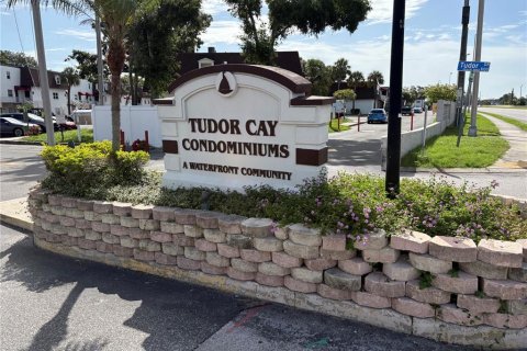 Condominio en alquiler en Tampa, Florida, 2 dormitorios, 89.19 m2 № 1841899 - foto 1