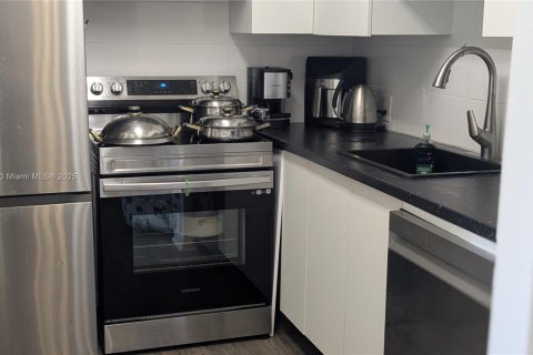Купить кондоминиум в Бока-Ратон, Флорида 1 комната, 66.89м2, № 1920558 - фото 2