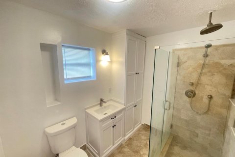 House in Lake Worth, Florida 3 bedrooms, 92.9 sq.m. № 2250801 - photo 9